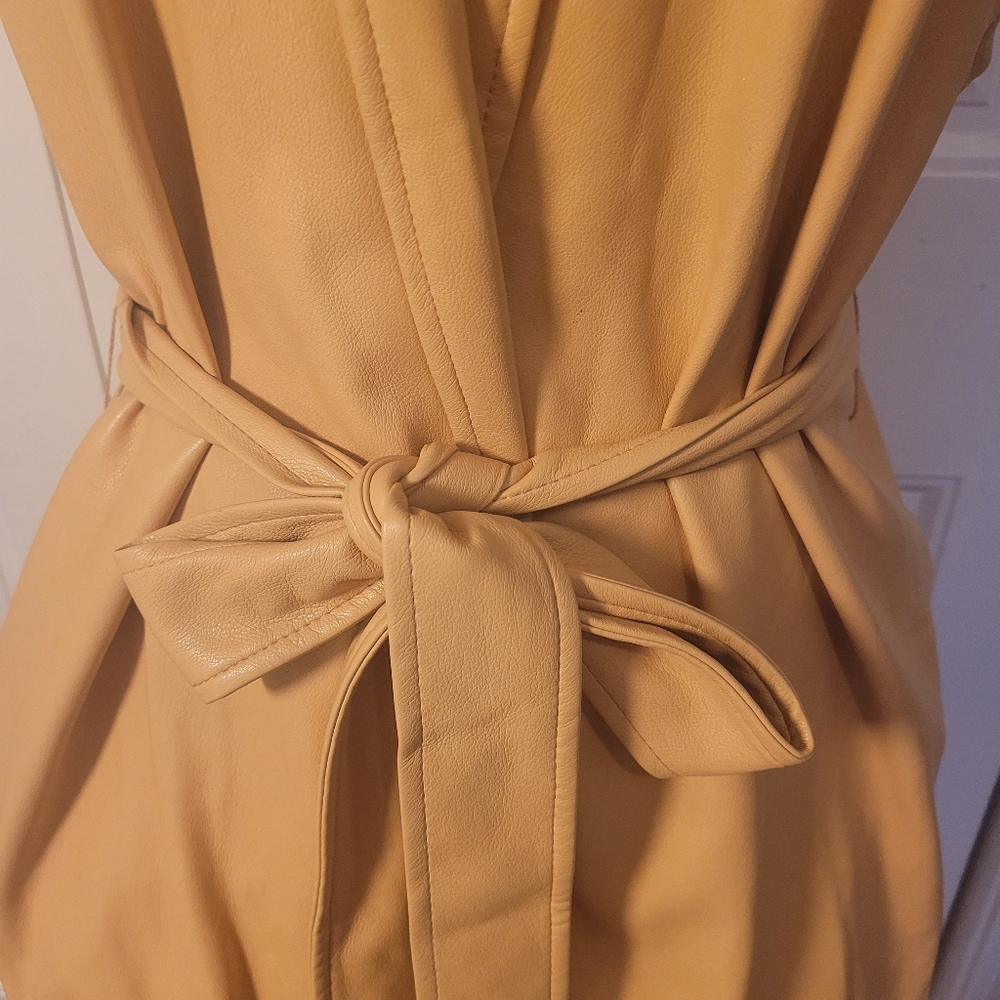 MARC NEW YORK Faux Leather Self-Tie VEST, NWOT, M, Buttery Camel - BEAUTIFUL! - Picture 7 of 13